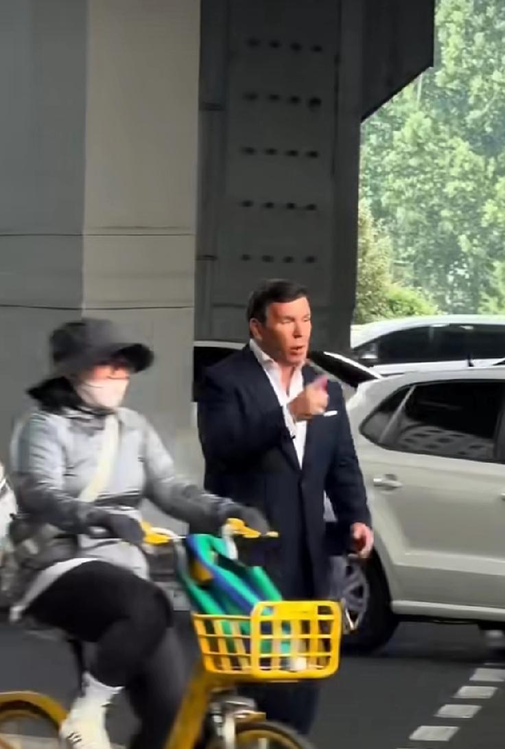 福克斯新闻的知名主持人布雷特·拜尔表示，到处都是摄像头，他的司机不按交规停车两分