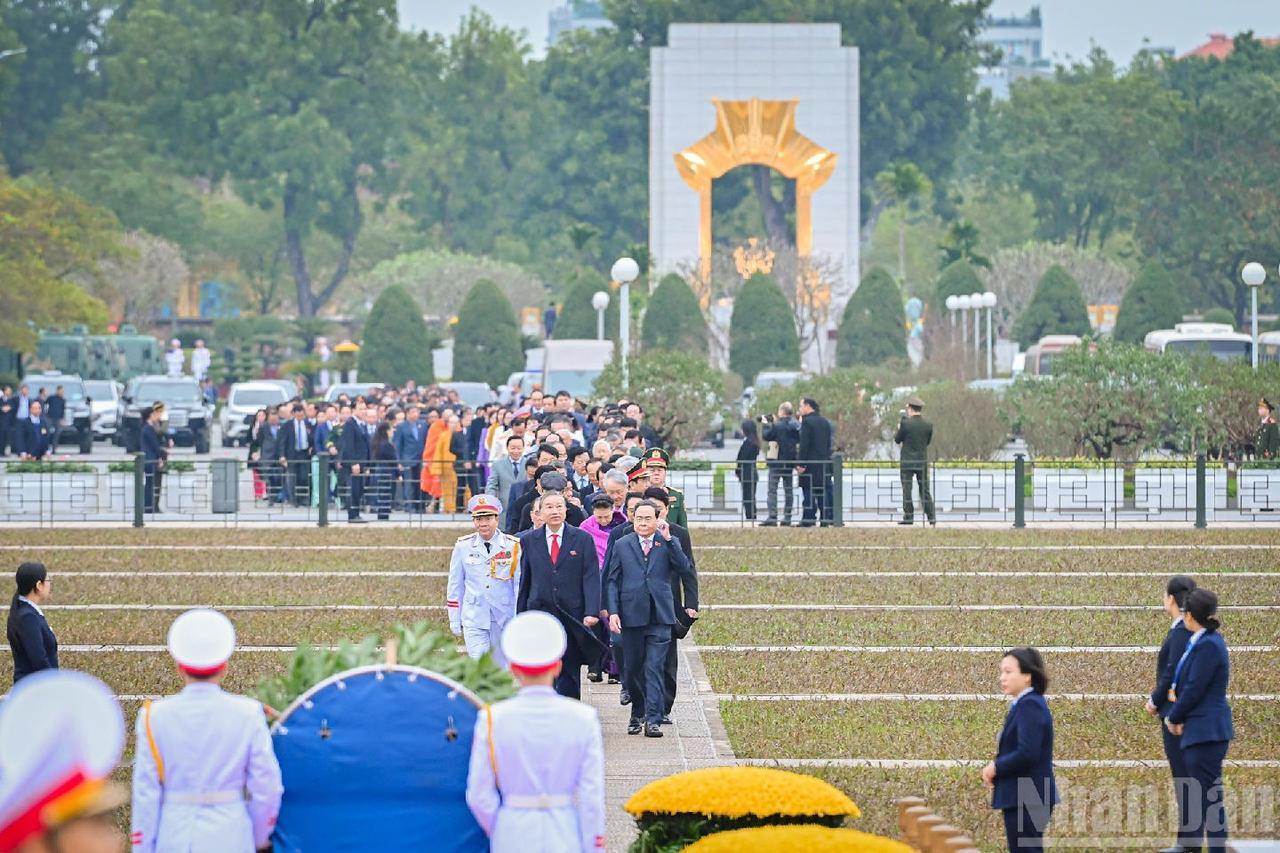 陈青敏有点过了！越南举办入陵瞻仰胡志明遗容活动，苏林、梁强、范明正、陈青敏以及农