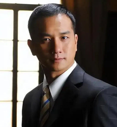 演员黄觉拍完《藏海传》说，他以后再不拍古装戏了，不是因为片酬低，也不是因为肖