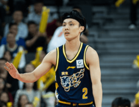 媒体人谈徐杰表现: 广东这个五连胜, 徐杰的功劳占八成