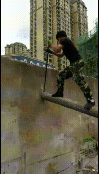 大哥这手法感觉怪怪的