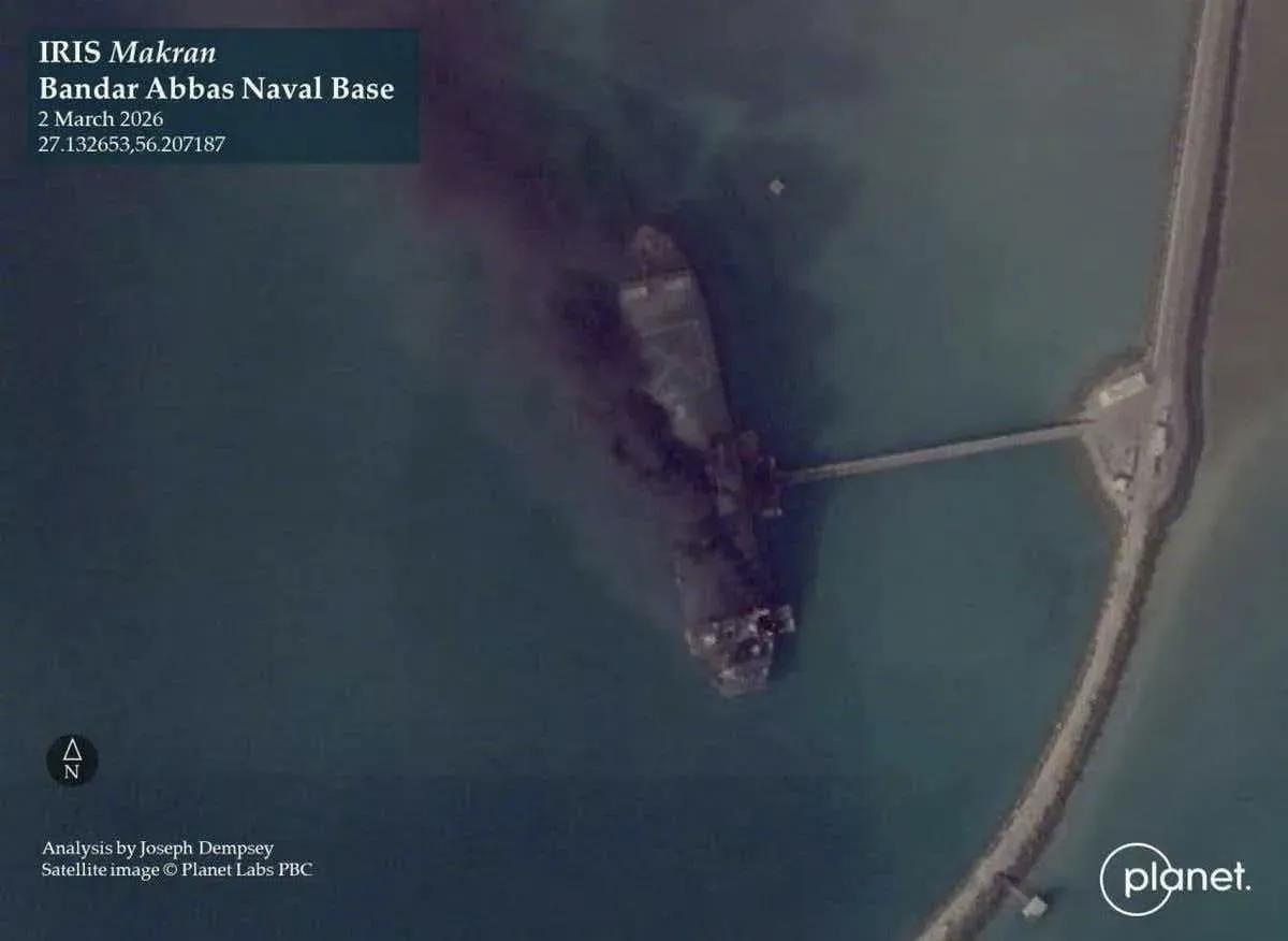 美军高调宣布战果：摧毁了阿曼湾11艘伊朗舰艇，基本炸毁了伊朗海军总部。卫星图