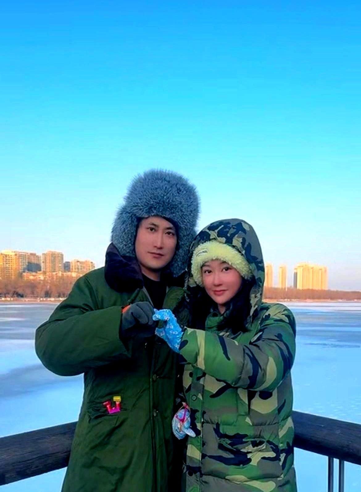 15年戏里夫妻，2022年才领证。这对演员把日子演成了戏，把戏过成了日子。《