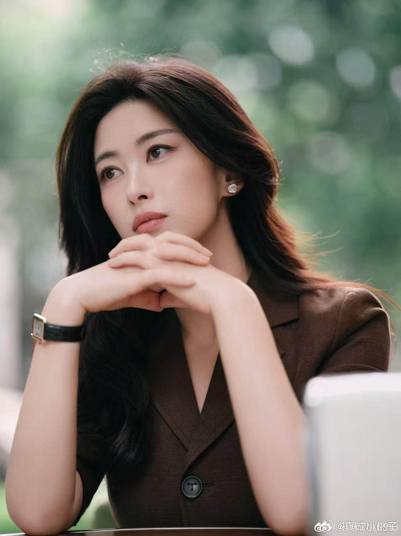 朱珠朱珠好绝的妈咪气质朱珠的妈咪气质藏在细节里，轻轻抚摸孩子的动作，温柔的话语，