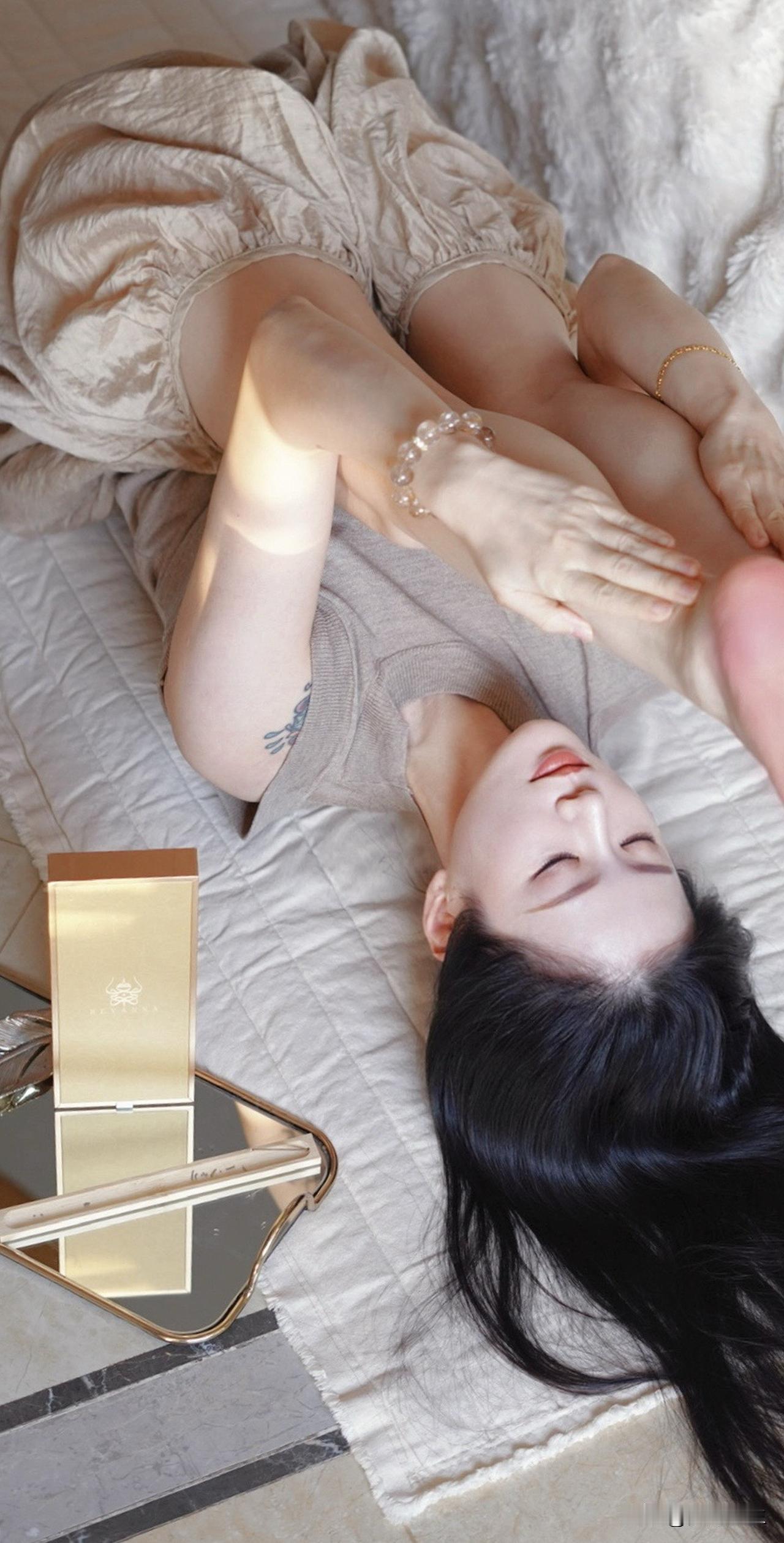 瑜伽晨练今日焚香以静心