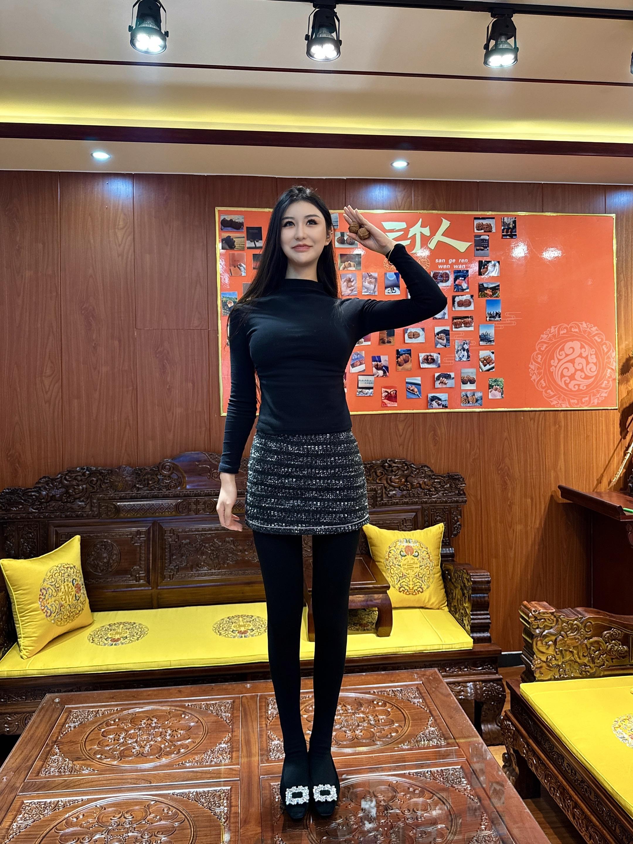 别看人，看核桃。