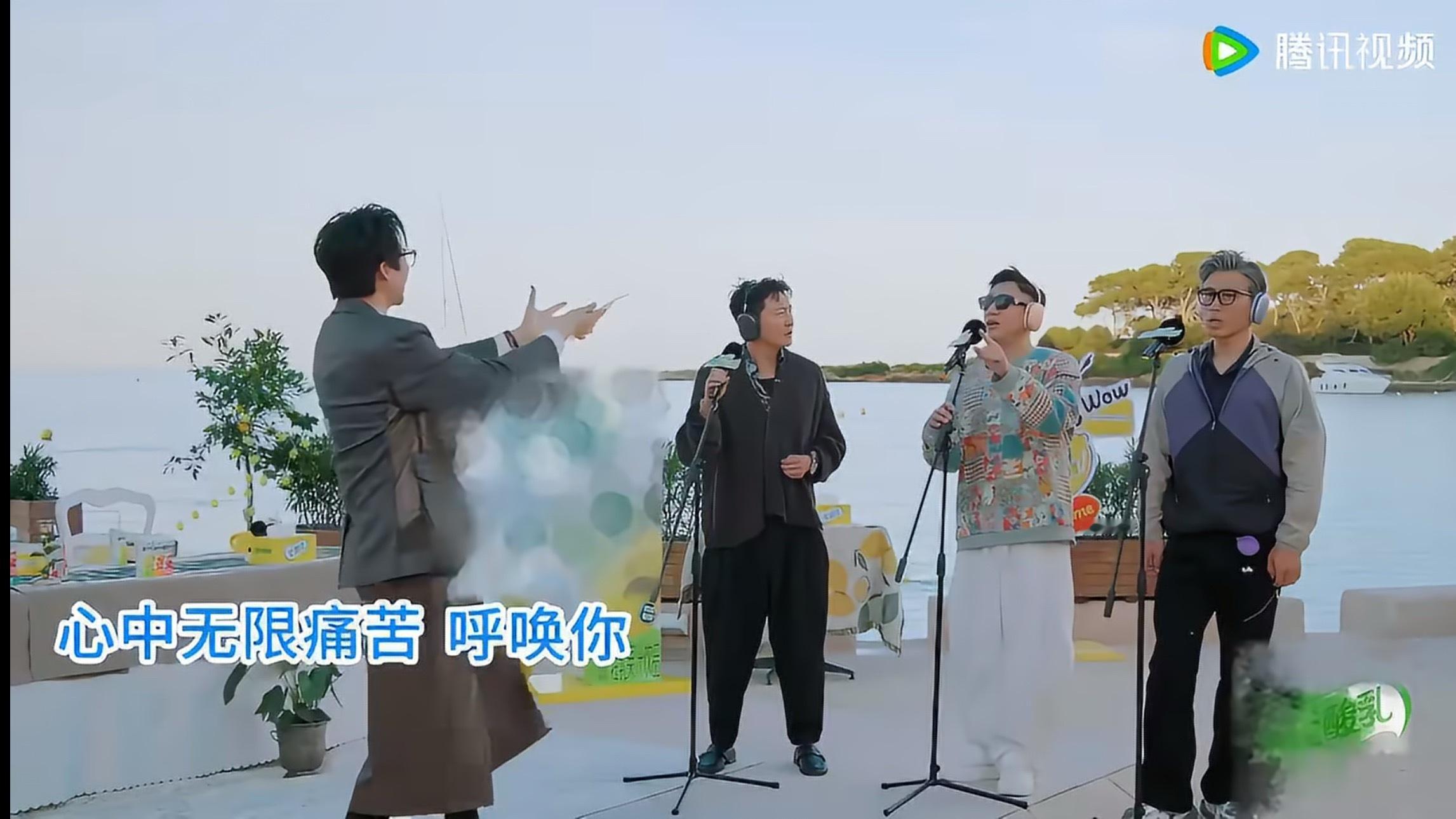 看着这个画面我没笑，真没笑哈哈哈哈哈哈哈哈哈哈哈哈哈哈哈哈！这个地球超新鲜实在忍