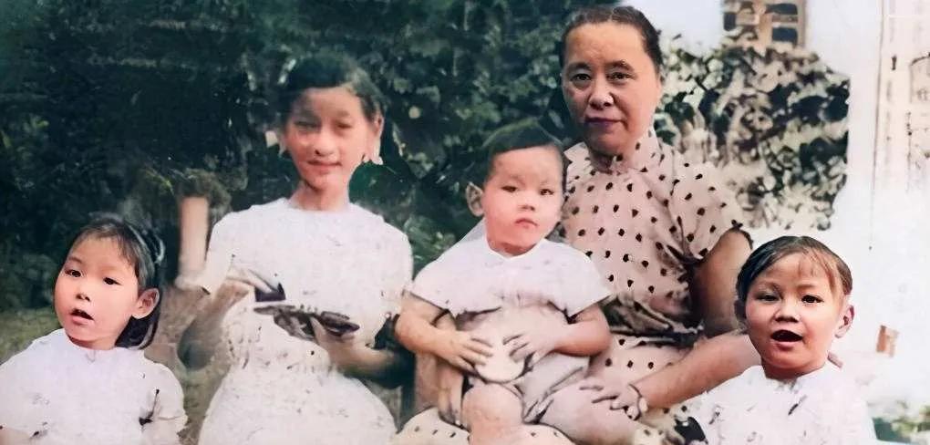 1947年，张幼仪突然对生了4个孩子的儿媳妇说：“你到美国去吧！”儿媳妇很诧异，