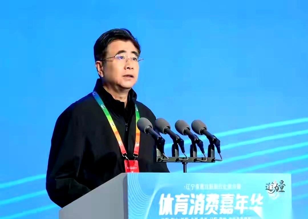 那人一坐上足协主席的位置，怪事就来了。先是一条战报，U23国足，冲进了亚洲杯决