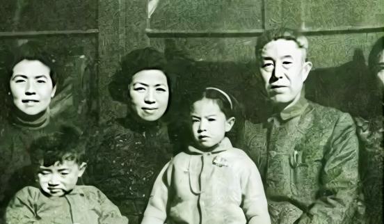 ☁1977年高考前夕，北京一起命案惊动中央，死者是起义将领郑洞国的女儿郑安