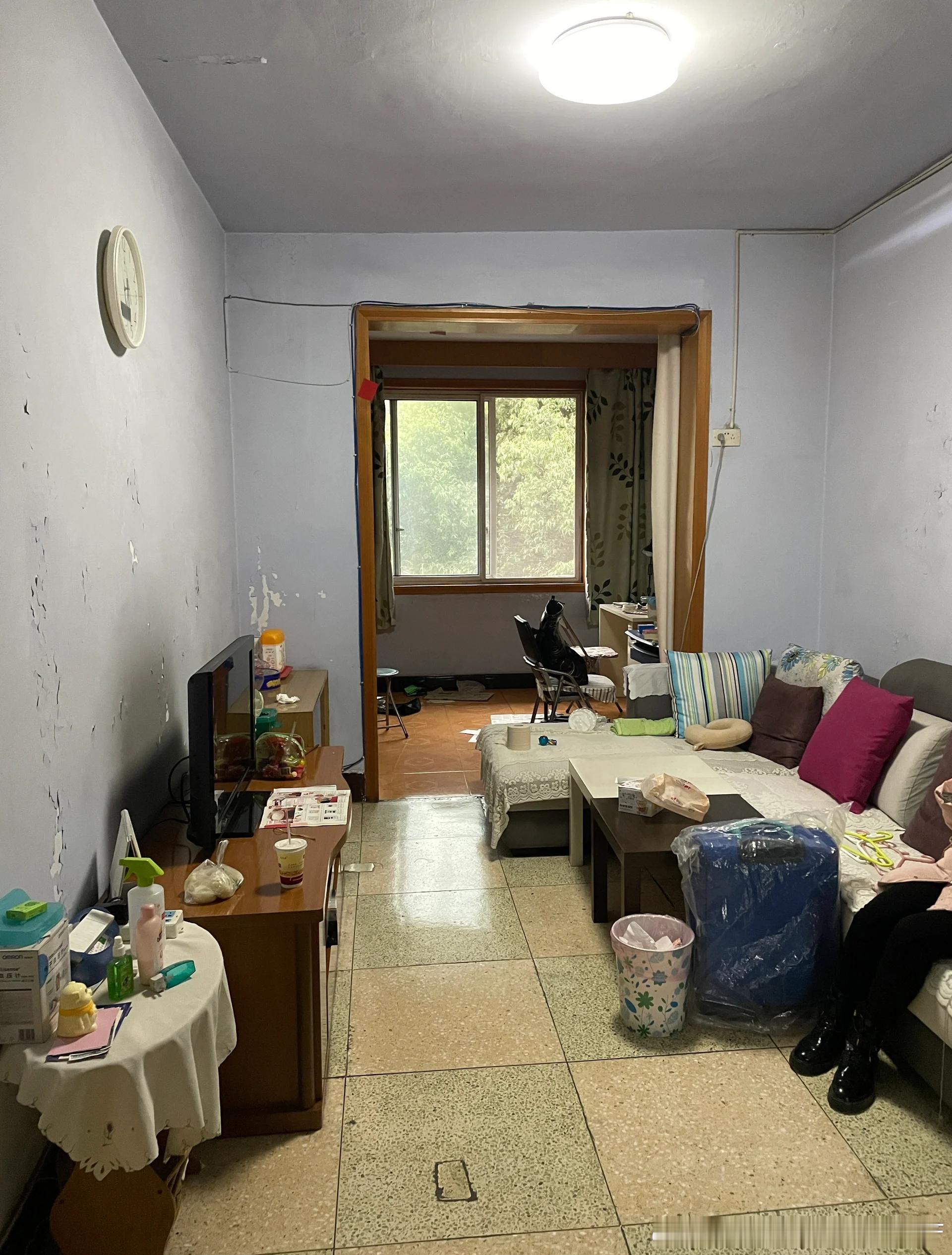 卖房日记：我做二手房中介，每天都在走街串巷的找房子、看房子。我国目前最起码还有两