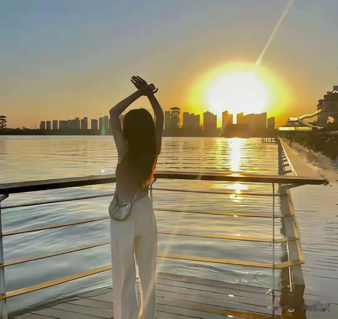 上班久了，职场上的恶，你见过吗？1.手里只有芝麻大小的权利，却疯狂的为