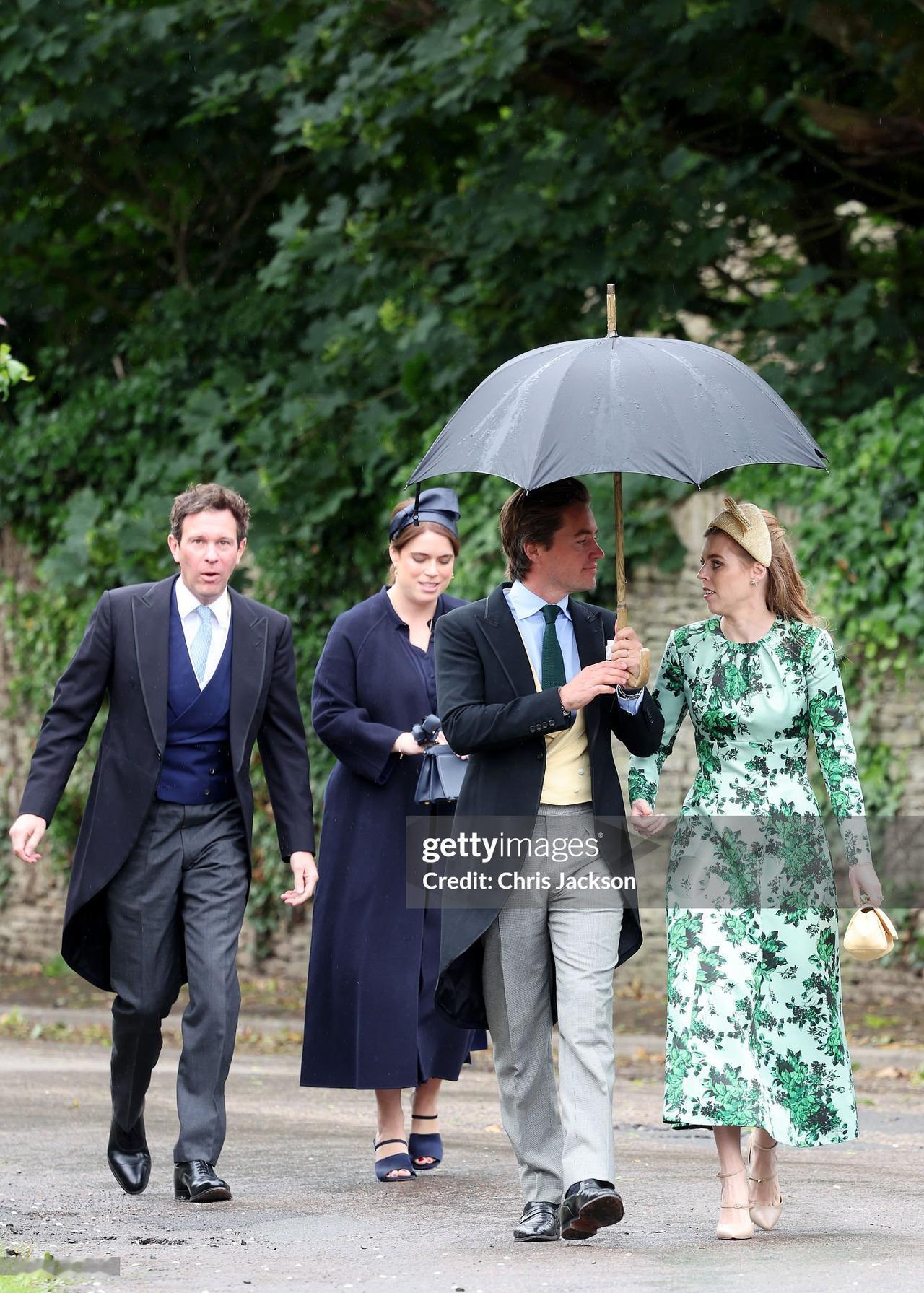 今天（6月6日），英国安妮公主的儿子皮特（48岁）和未婚妻哈莉特（45岁）在赛伦