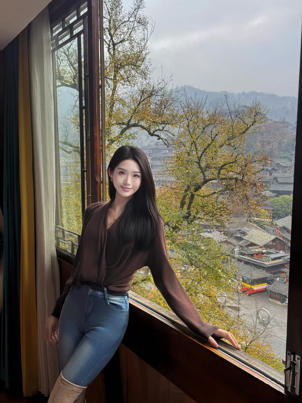 倚窗远眺，岁月静好