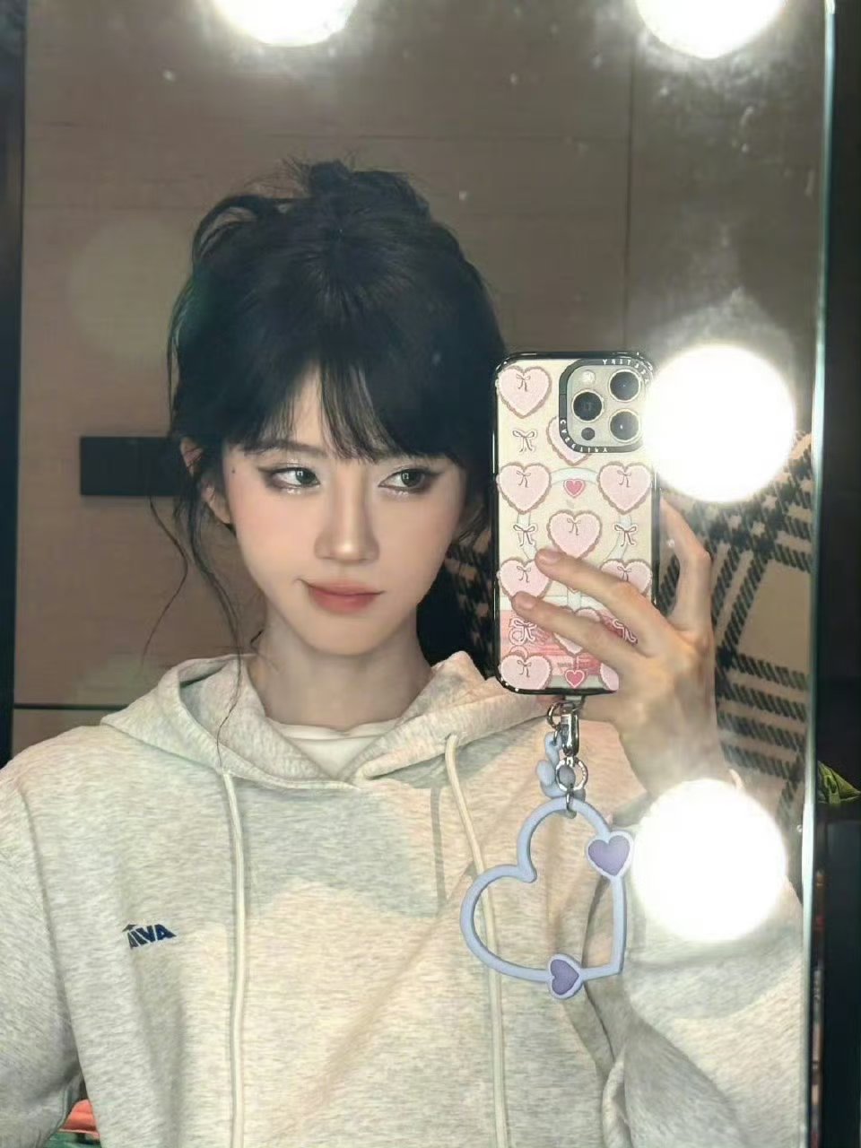 鞠婧祎的化妆思路真的变了，反正就是和以前不一样了​好有嘻哈少女那味​​​