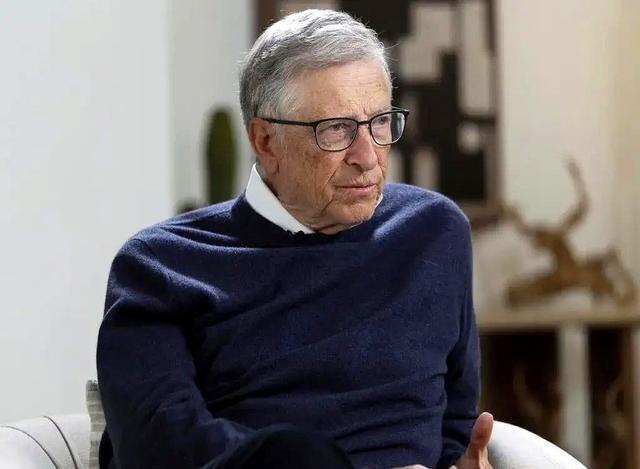 比尔盖茨最近那几句话，真给我看出一身冷汗。他说，十年都用不了，现在好多人干的活，