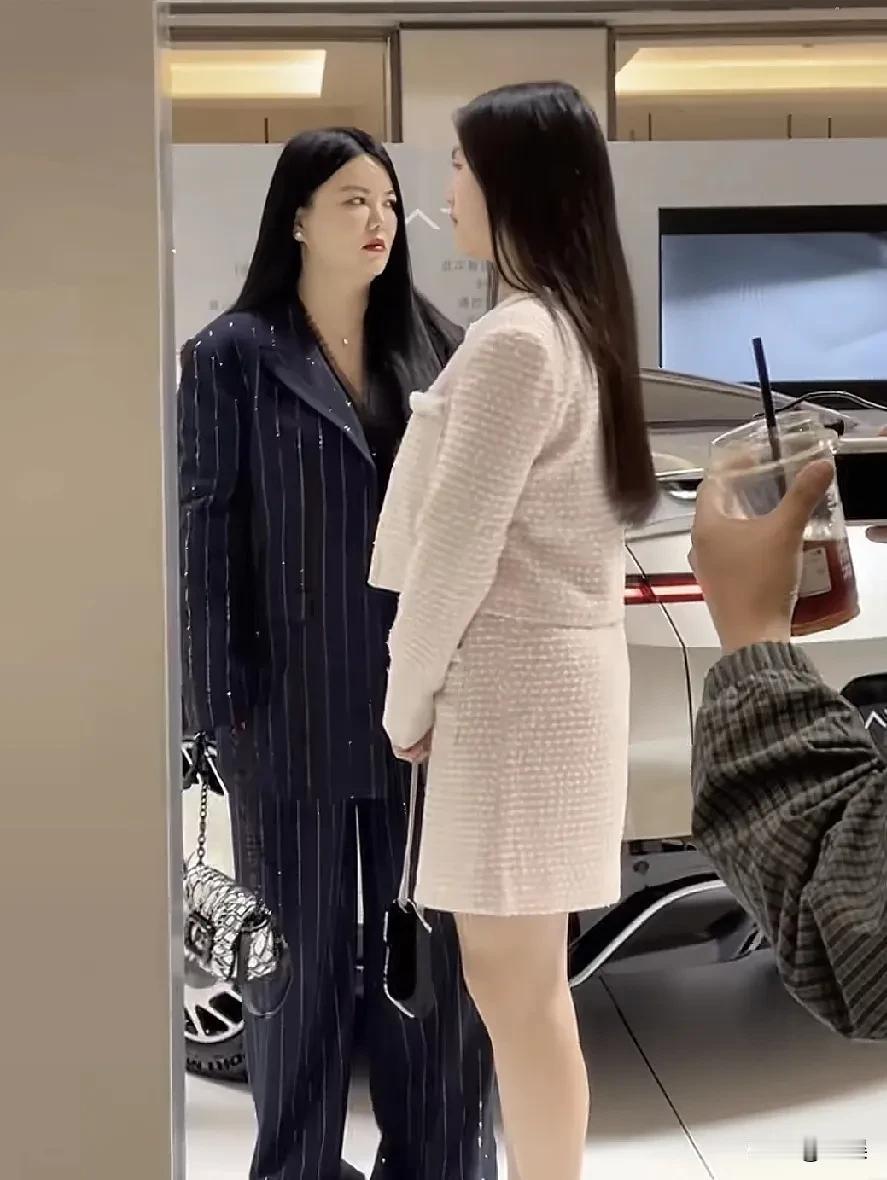 李湘和女儿，这有点难评...