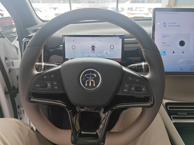 体验了下新款宋Pro开了几天朋友的23款BYD宋ProDMI卓越型，外观还