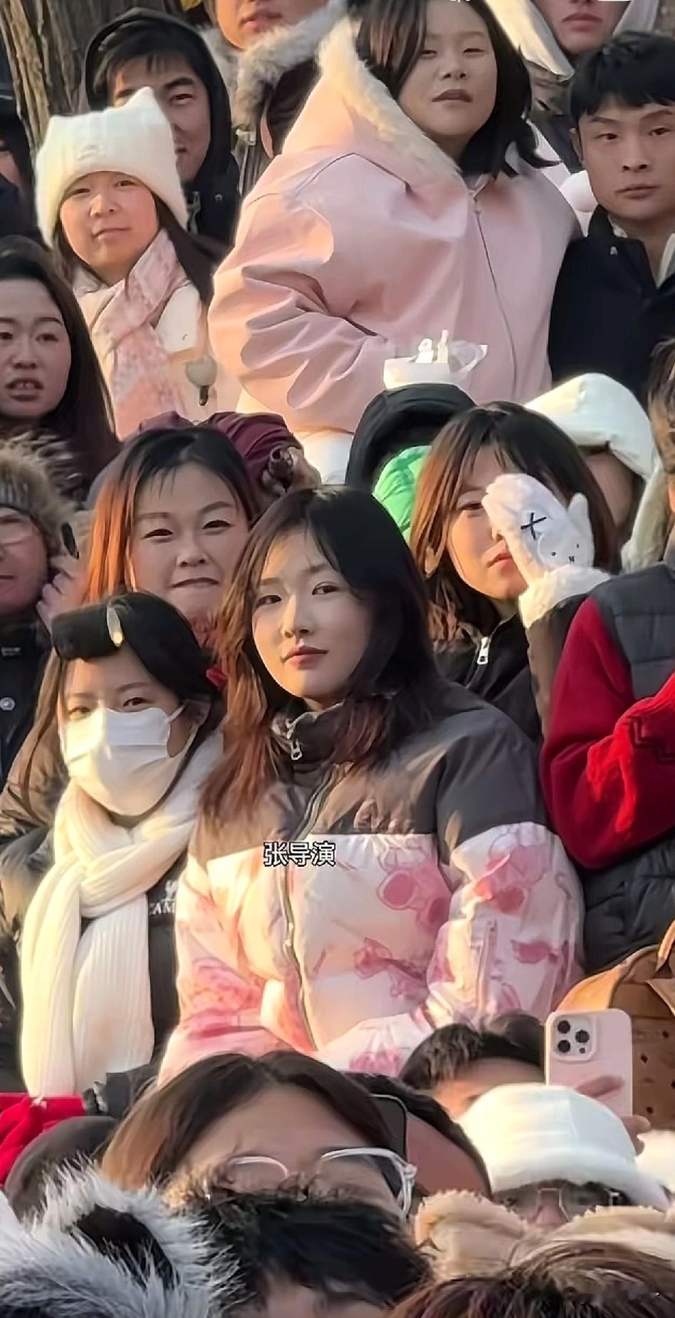 原来一见钟情是真的！就是这个女孩，成百上千的人群当中一眼便相中了她，她是那么的