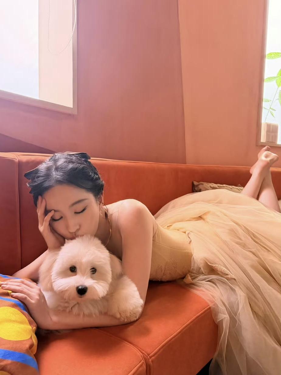 脚中刘亦菲仙女果然连脚尖都带着仙气✨刘亦菲这双美足简直是“脚中刘亦菲”吧！