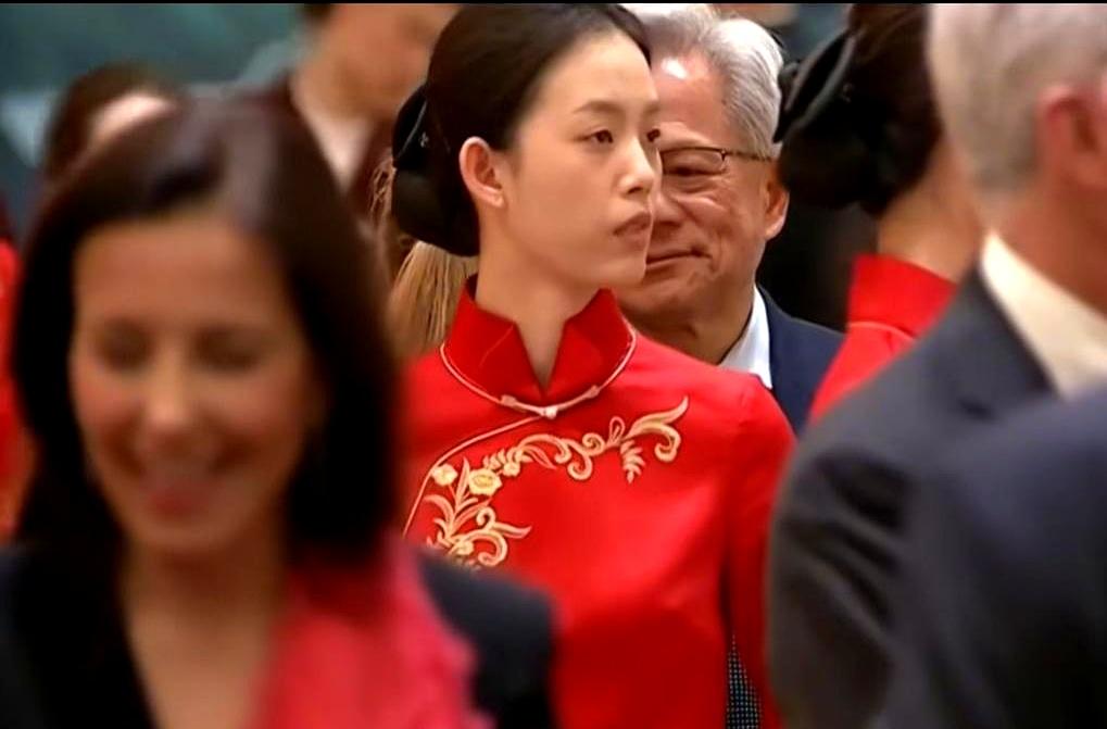 一场给特朗普准备的国宴，真不是随便摆几道菜那么简单，连桌上的器皿都挺有看头。现
