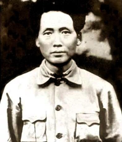 宁都会议与毛泽东苏区逆境的党史梳理。1. 鼎盛开局三次反“围剿”大胜后，