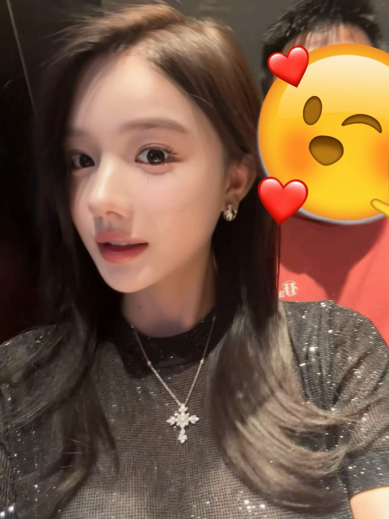 我昨天化妆了我感觉侧面不是很大差别正面确实不一样了拆头发了现在又