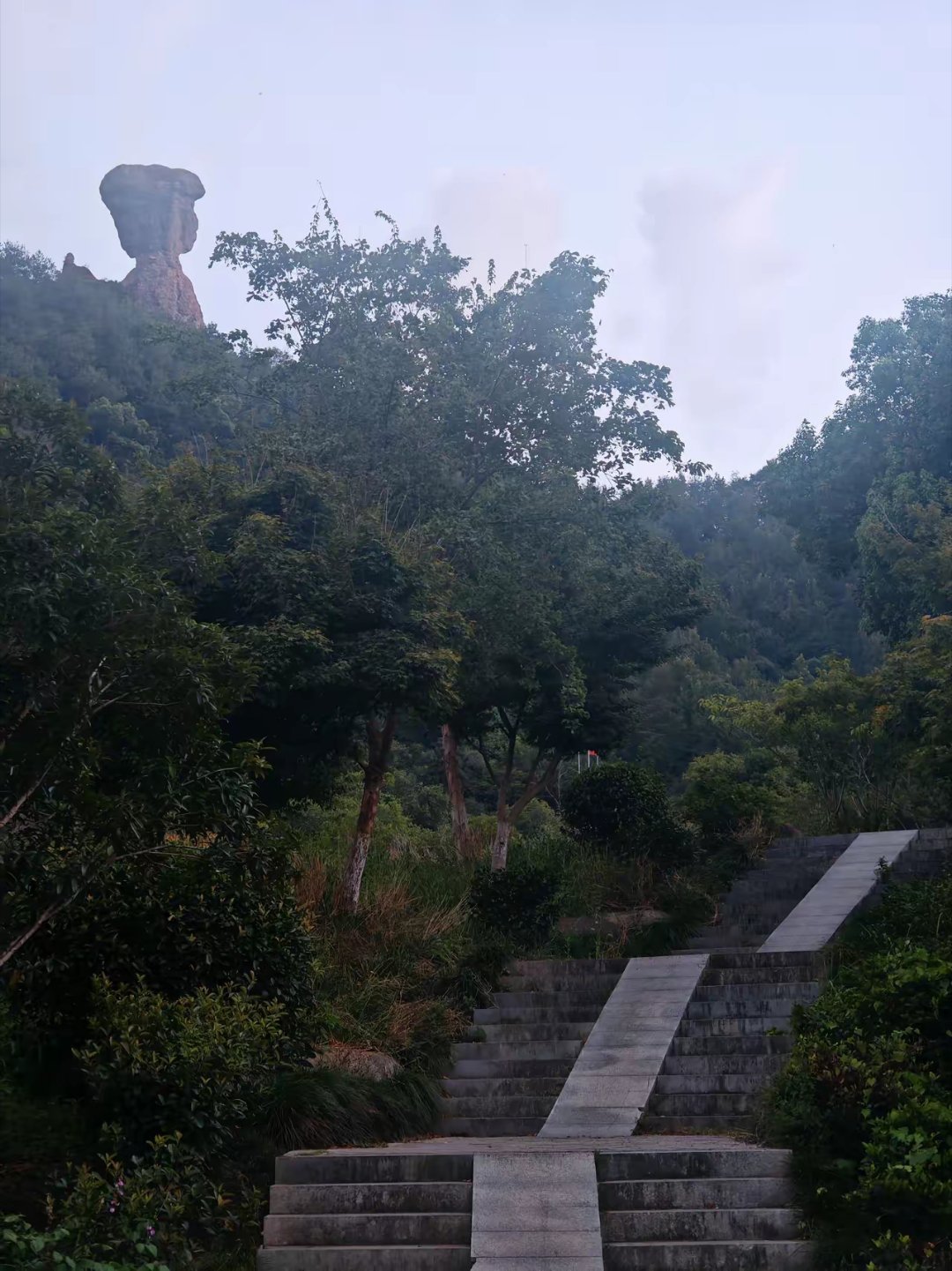 谁知道这是哪里？什么景点？