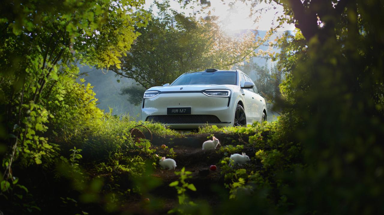 交付越快越说明全新问界M7没在赌用户耐心很多人以为高热度车型会故意拉长交付周期