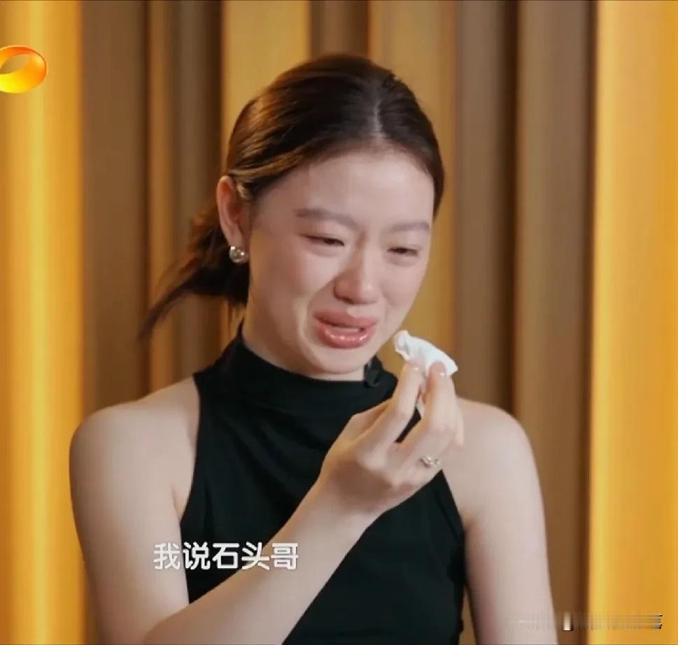 单依纯这次唱对了，赛前哭着想要放弃，赛后笑着直通歌王之战，这才艺不服不行[赞]