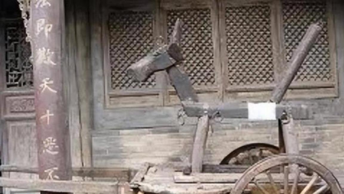 话说古代有一种刑罚，叫骑木驴，这种刑罚多用于惩罚红杏出墙的女人。驴背中间放置一根