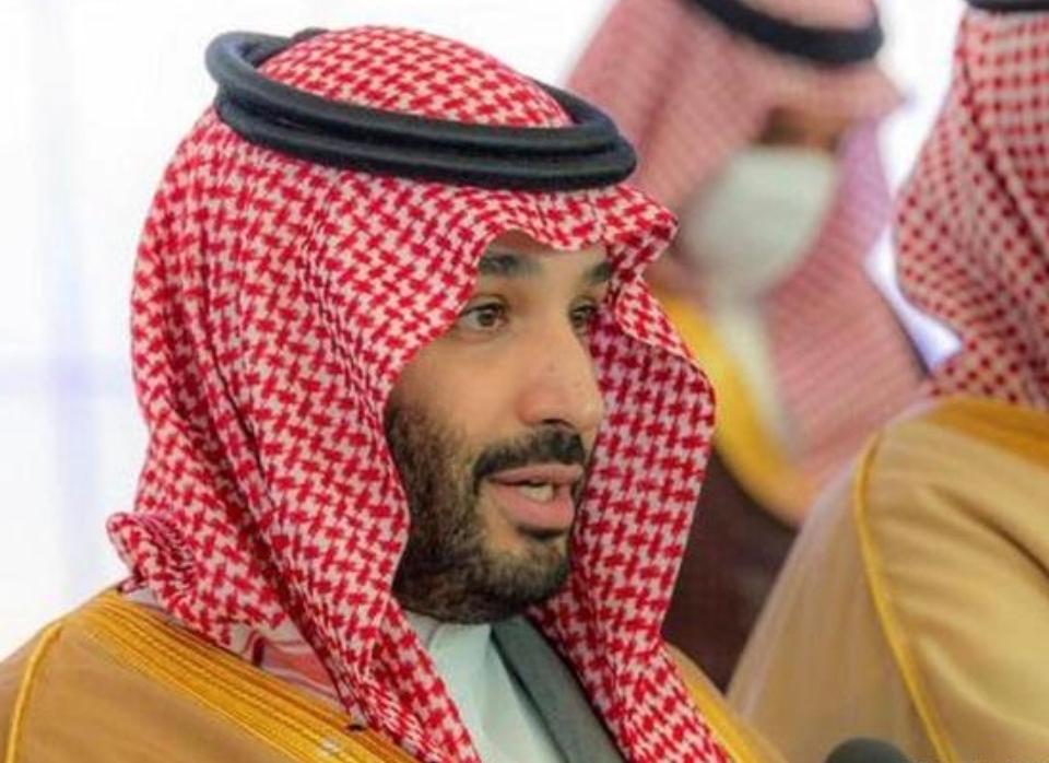 一口气花35亿买东风导弹，又砸150亿请中国驻军，付款极其爽快。谁能想到，在战火