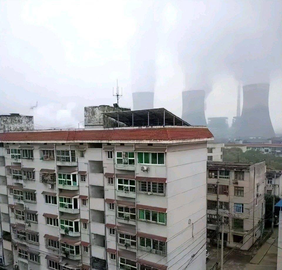 2009年8月25日，湖南冷水江市发生了一起令人痛心的案件。两名16岁高中生刘某