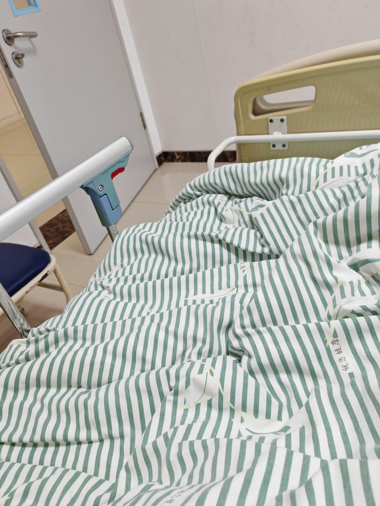 又长知识了，胃痛竟然会是阑尾炎！一场病，学会了点病理知识。昨天早上5点来钟，