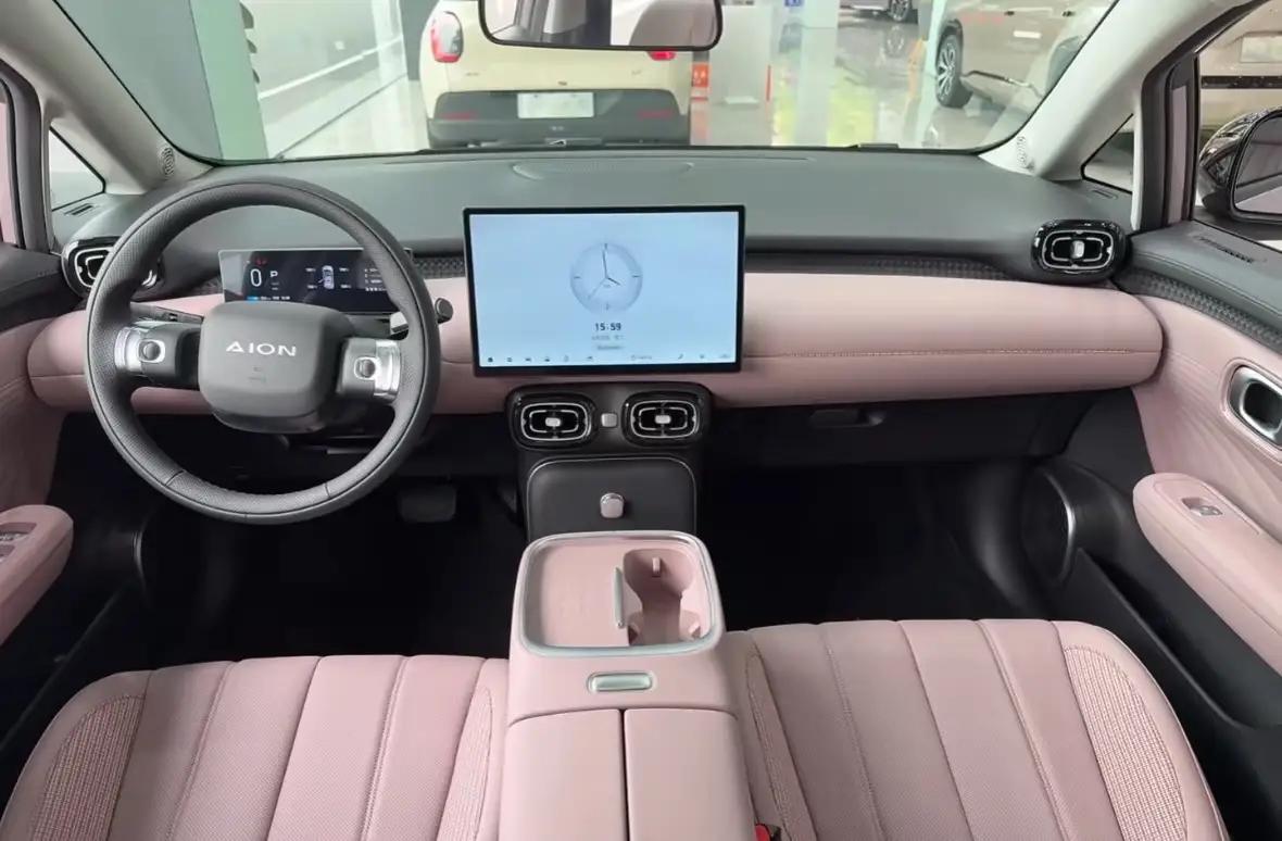 不管你信不信，这就是事实！3月，埃安UT卖了4980辆4月，埃安UT卖了49