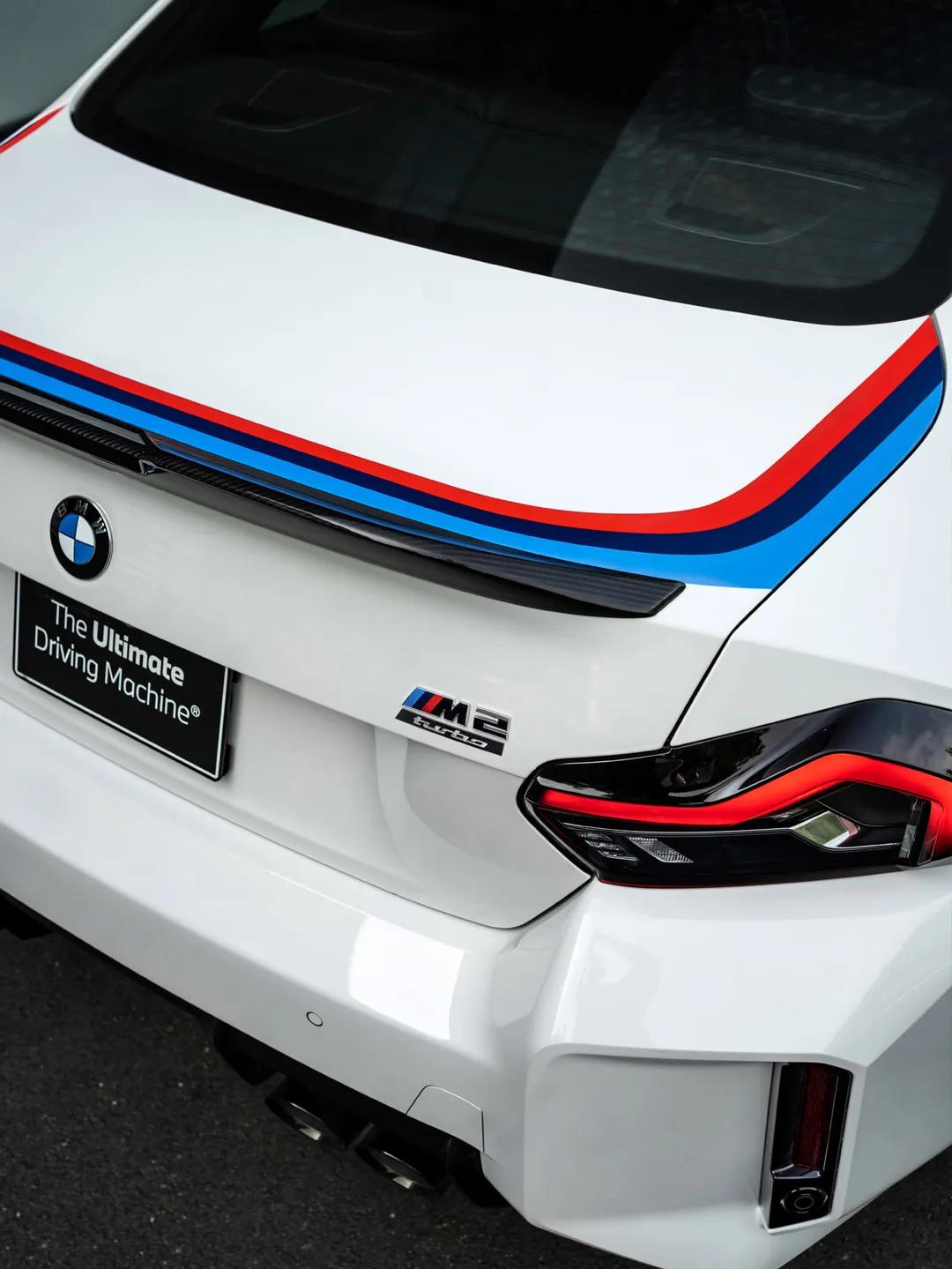 最近，南非宝马在约翰内斯堡发布限量33台的2026款BMW325iSHoma