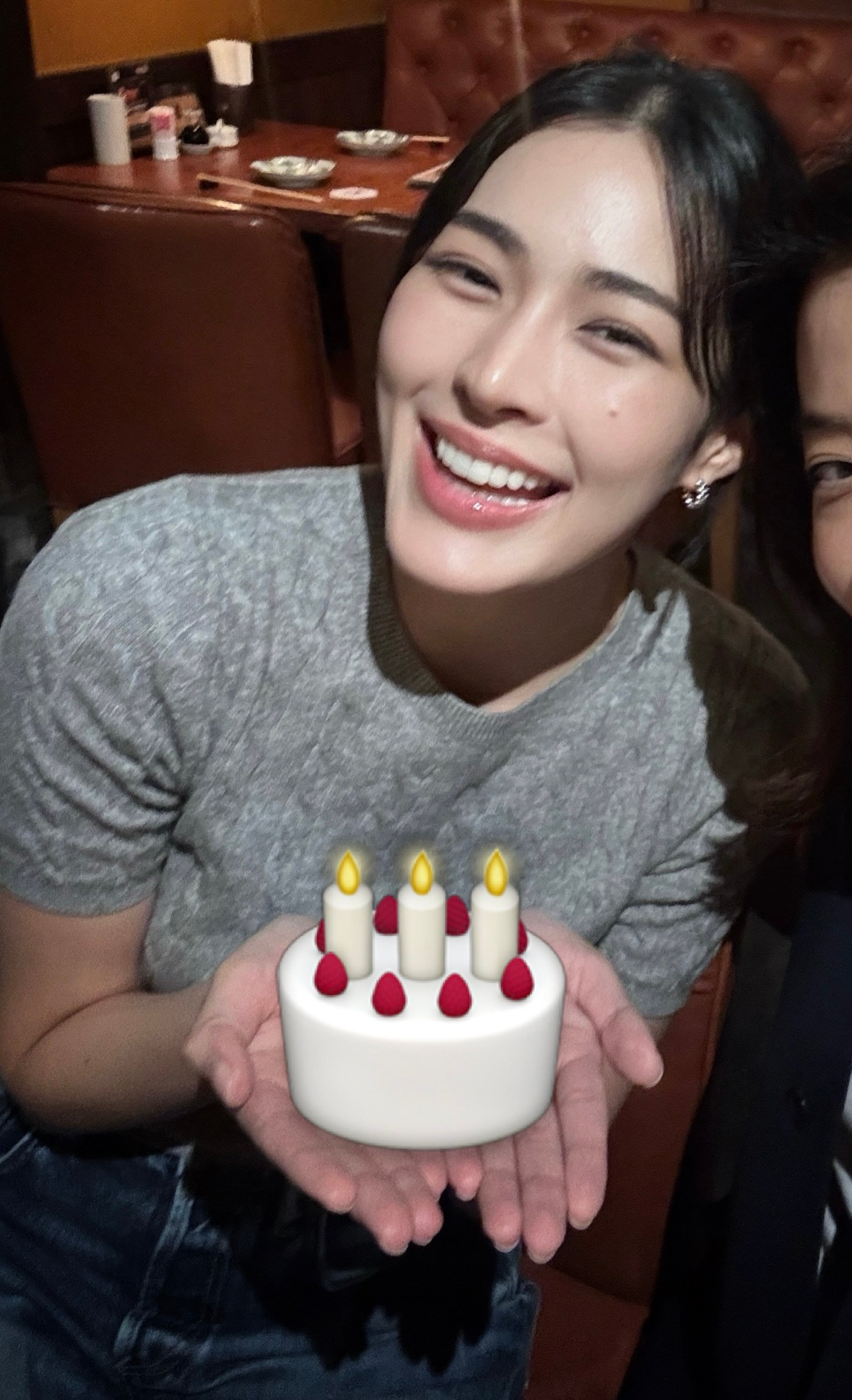 小狗放大镜🔍；会专门陪你补过生日的的小狗​​​