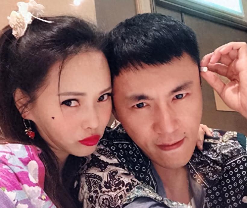 夫妻本是同林鸟，可惜这次秦昊也帮不了处事难看的伊能静​​​