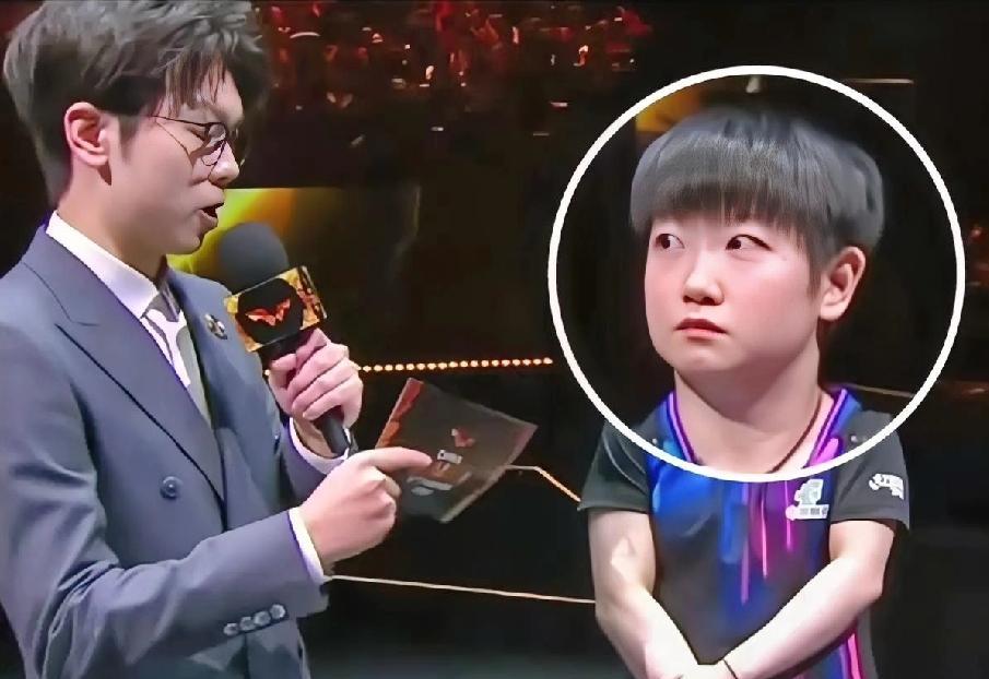 原来北京大满贯这个主持人这么帅，怪不得莎莎总是不经意地“偷瞄”。北京大满贯做