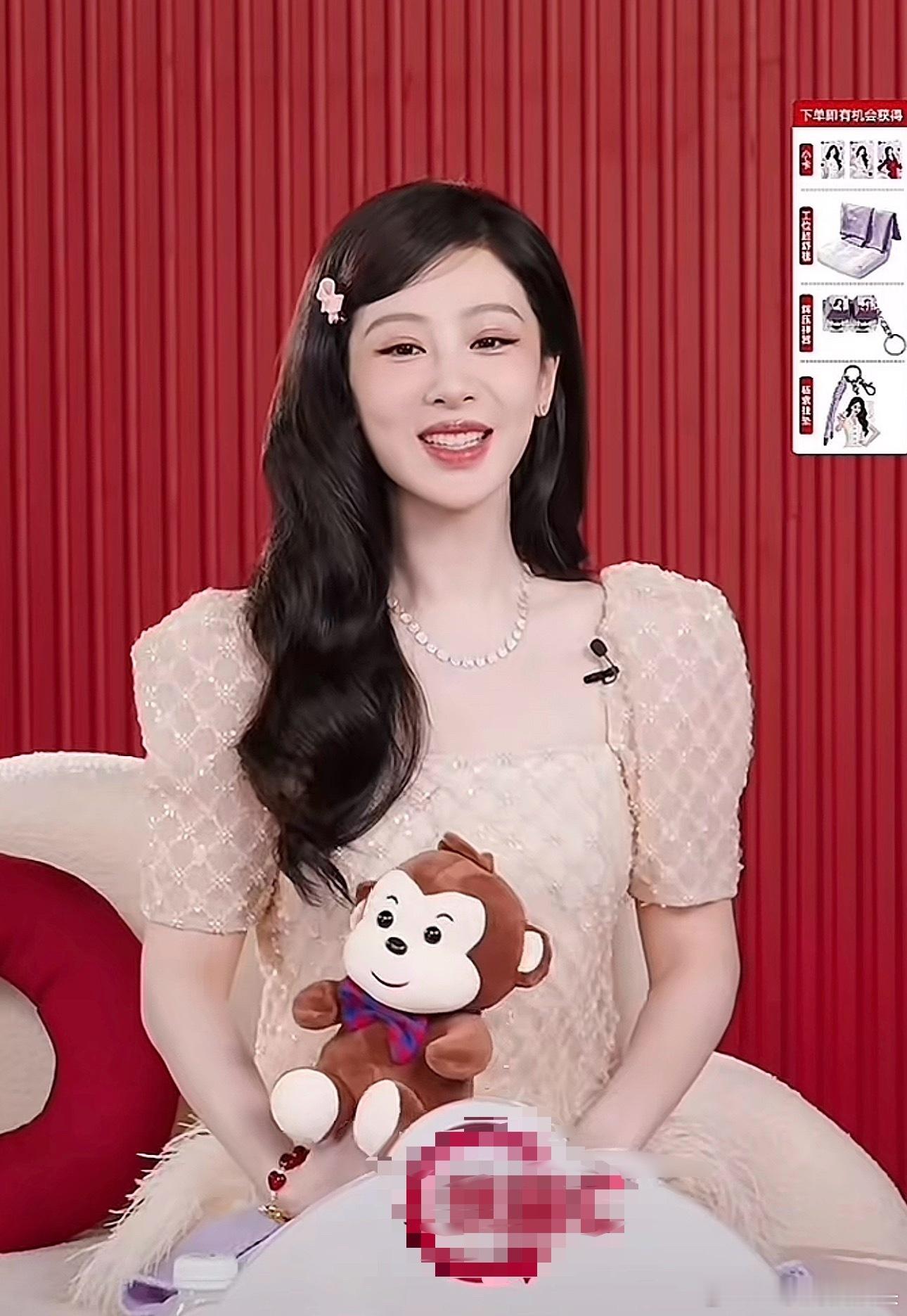 杨紫迪丽热巴今日直播，谁状态更好？