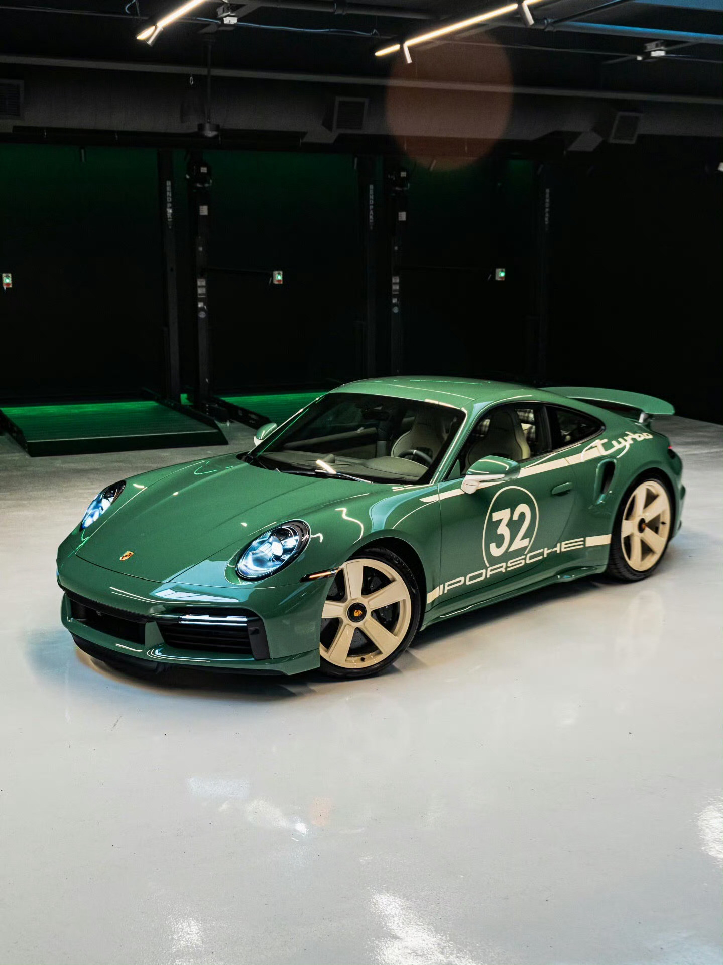 保时捷911Turbo50YearsAuratiumGreen
