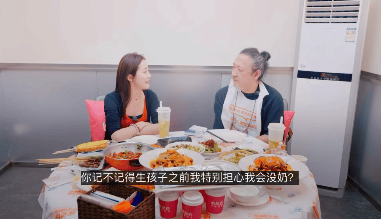 万千惠用母乳救助了14个早产儿万千惠回忆自己生孩子之前，曾担心母乳不够，她生