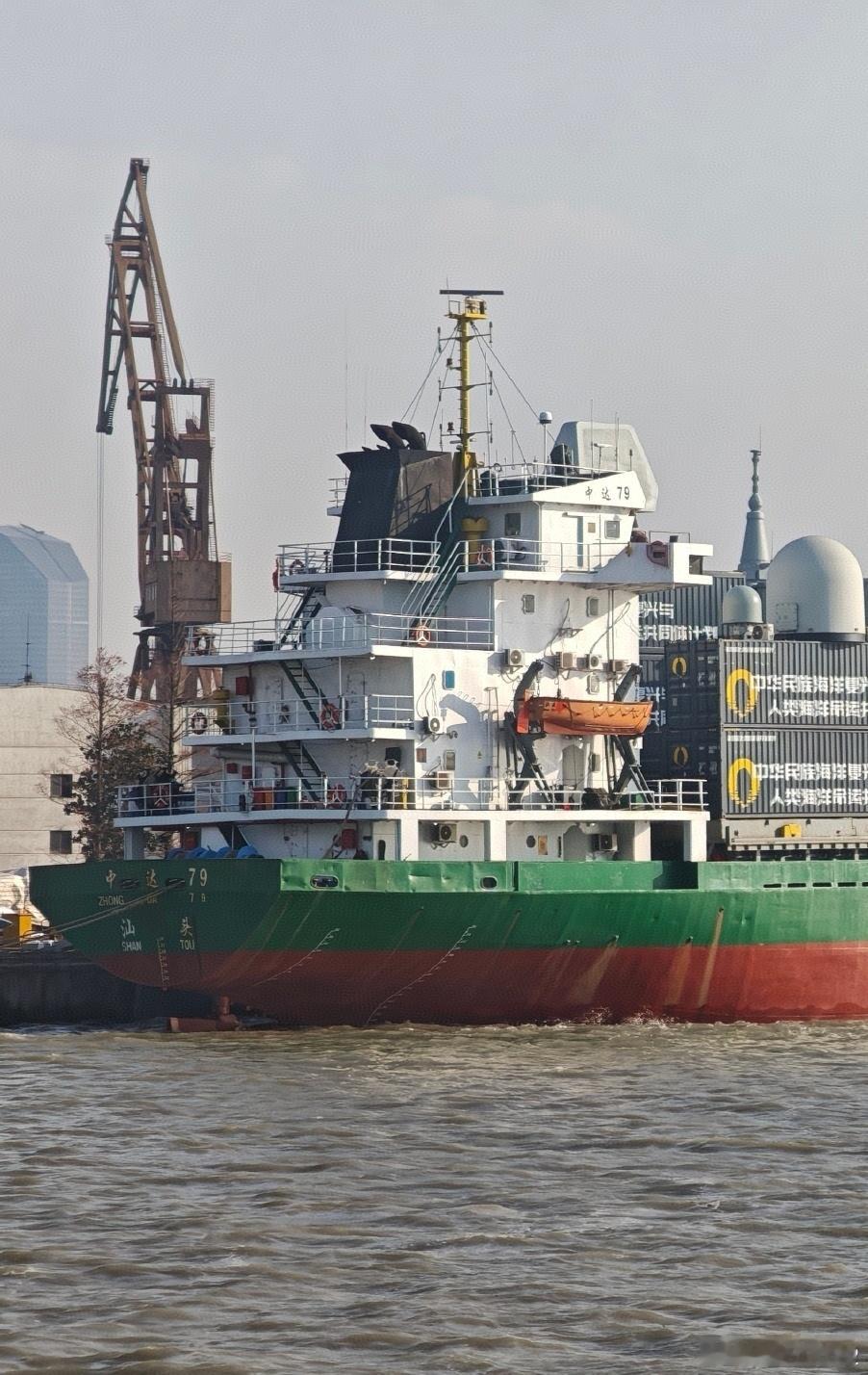 中国武库舰说什么的都有想当初R6000不就是说模型和PPT都骗钱的么？人家两架机