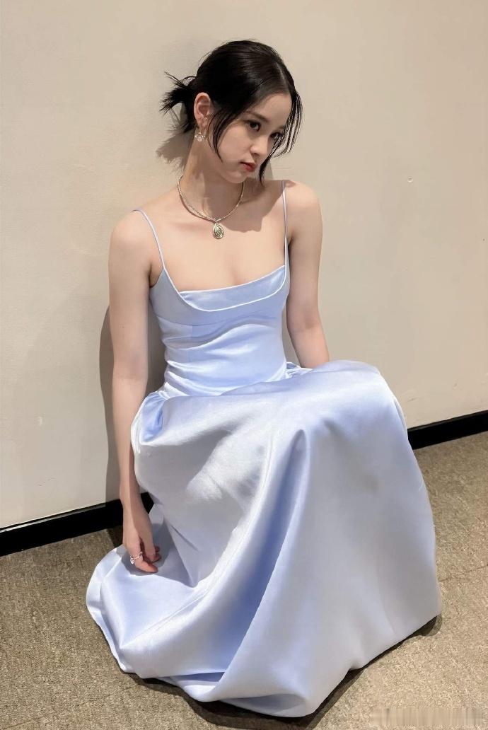 1.赵今麦和魏大勋的新剧无可替代虽然说不上大扑，但俩人cp感很弱，炒不起来2.