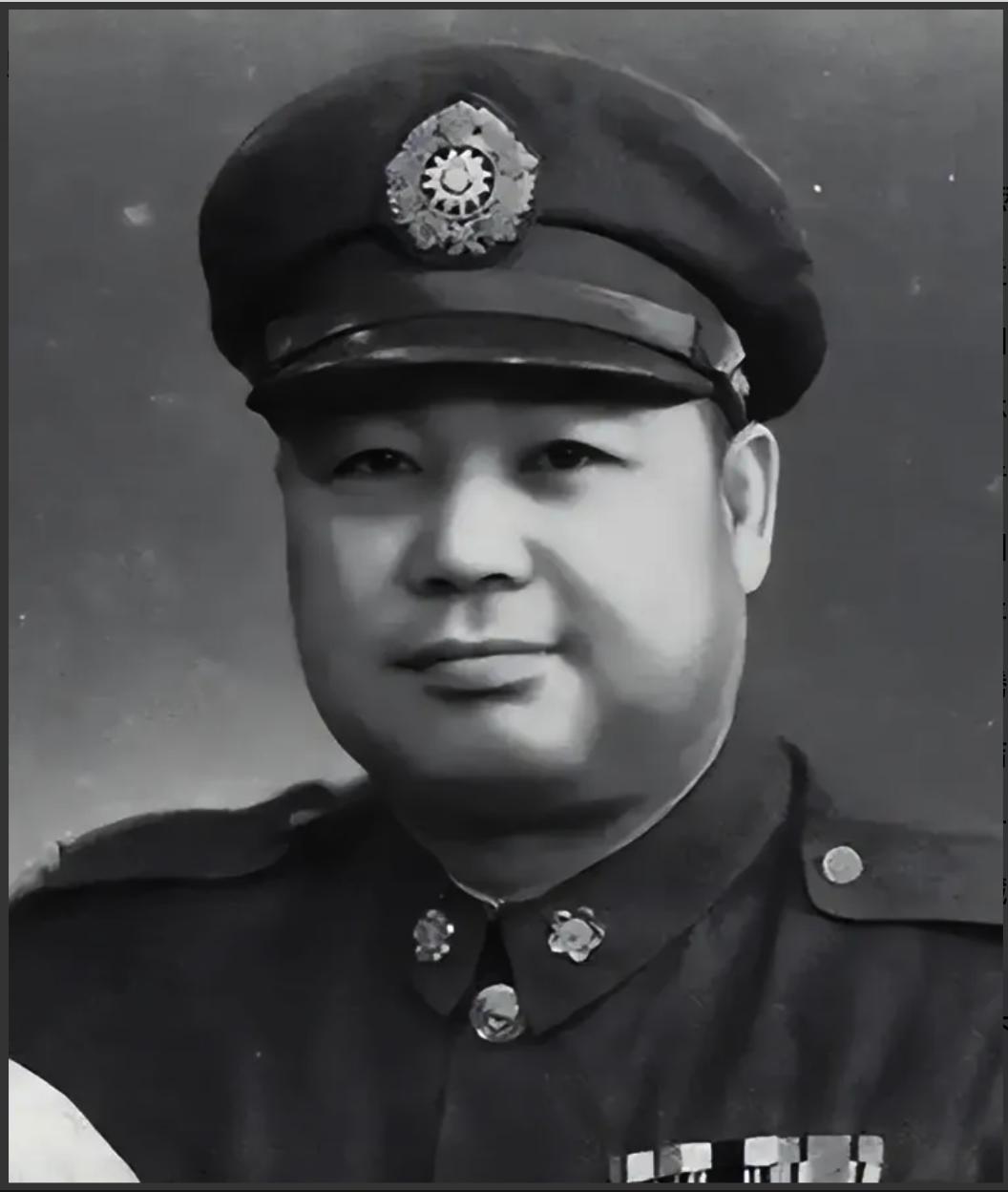 1949年，蒋介石要任命关麟征为陆军总司令。关麟征非常高兴。但等了半个月，任命书