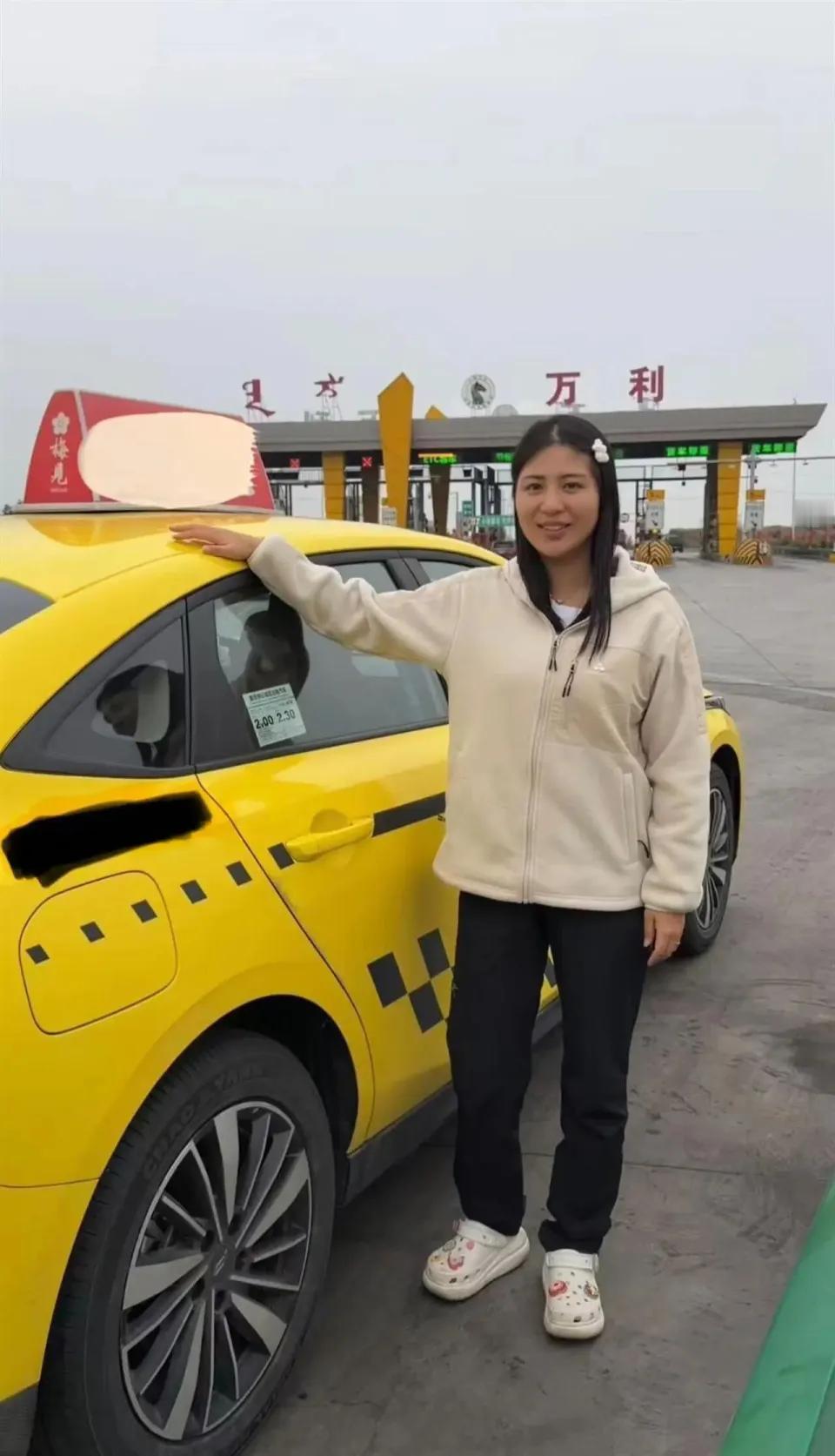 国庆假期，重庆自媒体博主“完美婆娘”干了件超酷的事儿。3日凌晨她突发奇想，想去