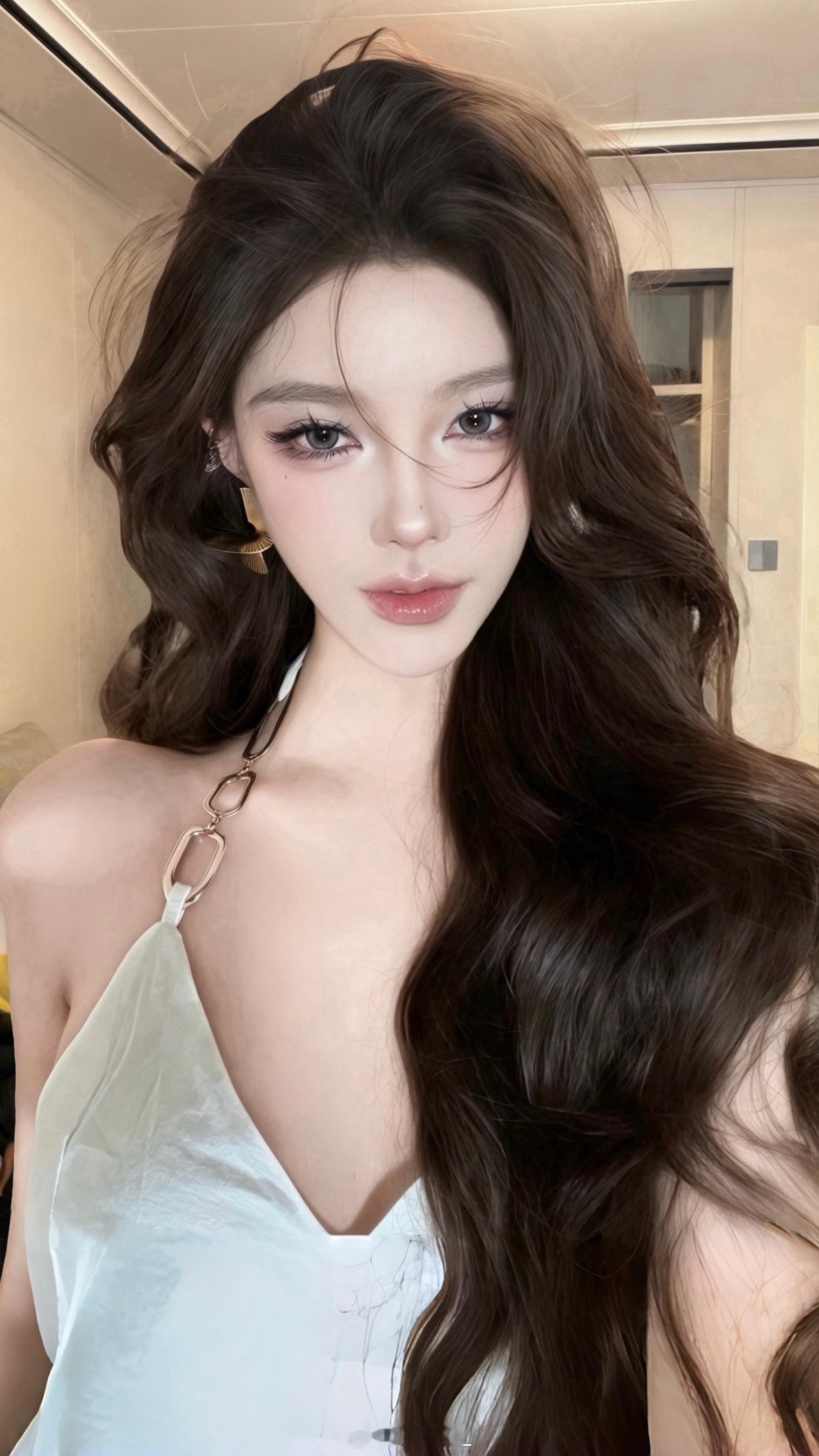 get到了浓眼妆淡唇妆嘶哈