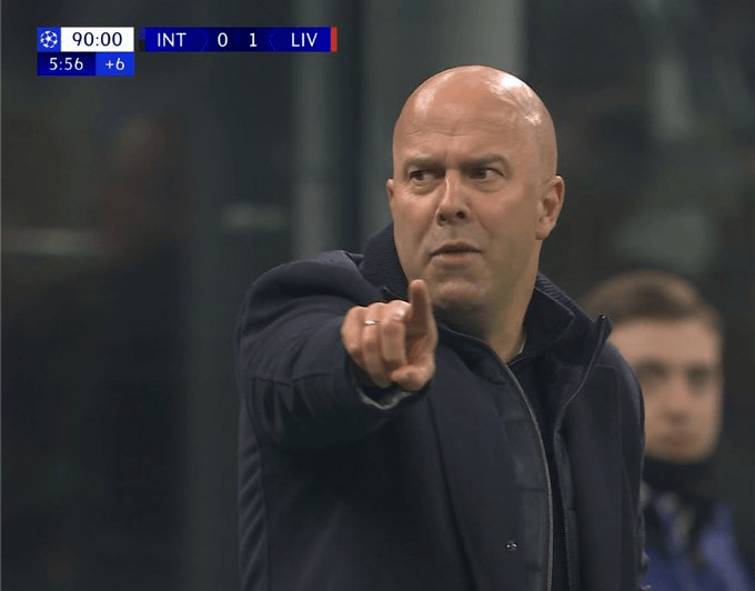 斯洛特: 每个人都犯错但球员是否意识到? 该他担责还是我?