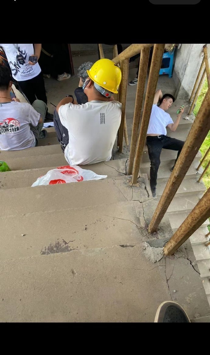 要不会说黄景瑜接地气呢！