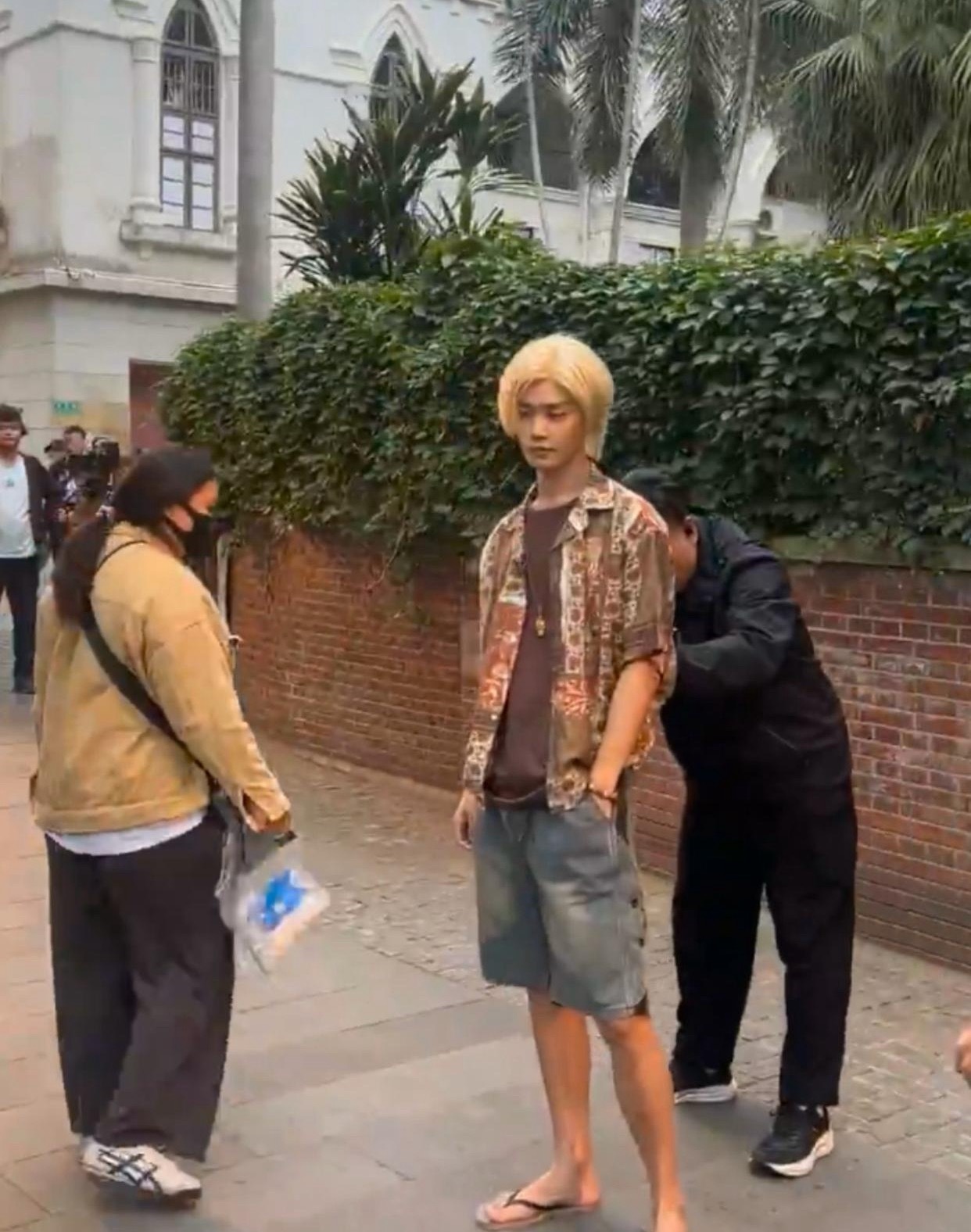 柯淳在短剧里不是霸总吗？怎么一到内娱变成黄毛精神小伙了